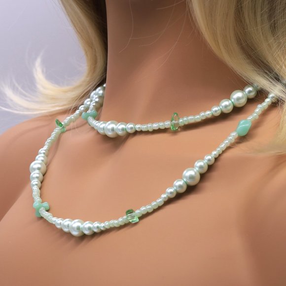 Necklace Pearls Seed beads Light Green Beads - Picture 2 of 5